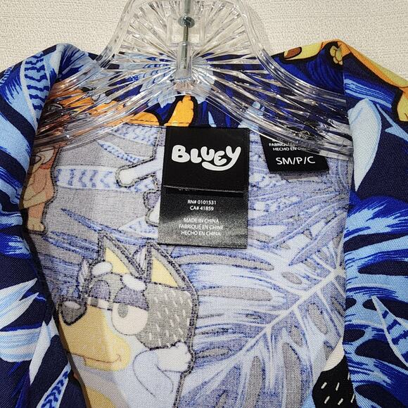 Bluey and family button down short sleeve shirt Men's size small - Picture 2 of 6